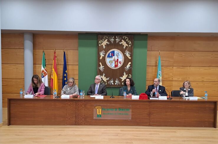 La Facultad de Derecho de la UEx celebra la festividad de su patrón