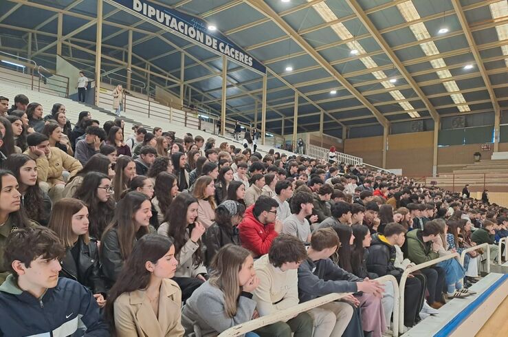 El campus universitario de Cáceres celebra las XXI Jornadas de Puertas Abiertas 