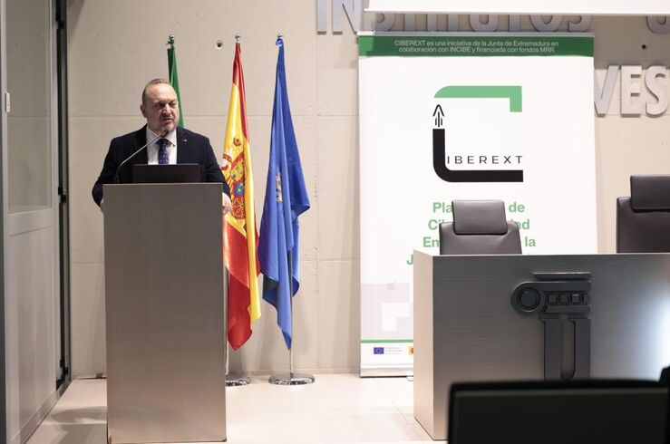 Junta elogia importancia de reforzar la ciberseguridad en el tejido empresarial extremeño