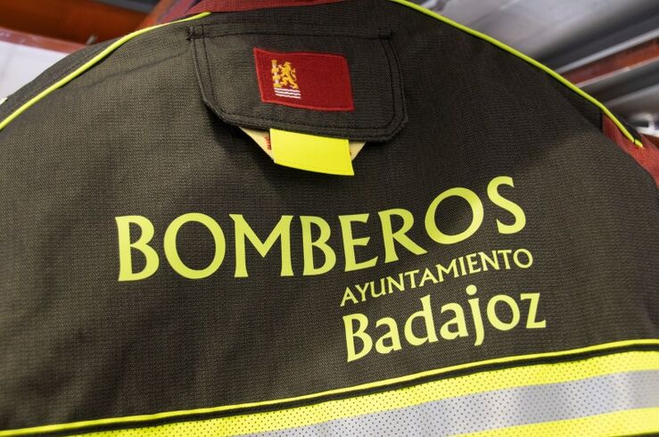Ayuntamiento Badajoz suma 135 trajes intervención última generación para Servicio Bomberos