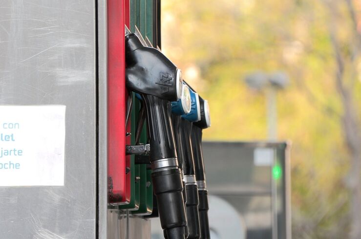 Gasolineras extremeñas reciben más conductores portugueses tras la bajada del IVA