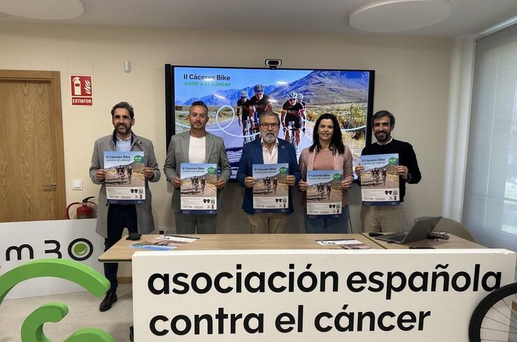 La Asociación Española Contra el Cáncer presenta su II Bike Cáceres como reto solidario