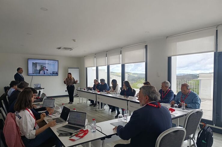 Sanitarios andaluces y extremeños abordan en jornadas la atención a pacientes crónicos