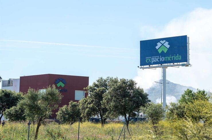 Ayuntamiento Mérida concede licencia definitiva a proyecto fábrica cátodos de Hunan Yuneng