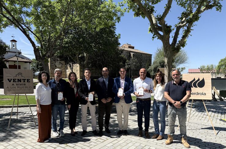 Premios 'Pueblos con Futuro' a Malpartida de Plasencia, Ceclavín, Alcántara y Toril