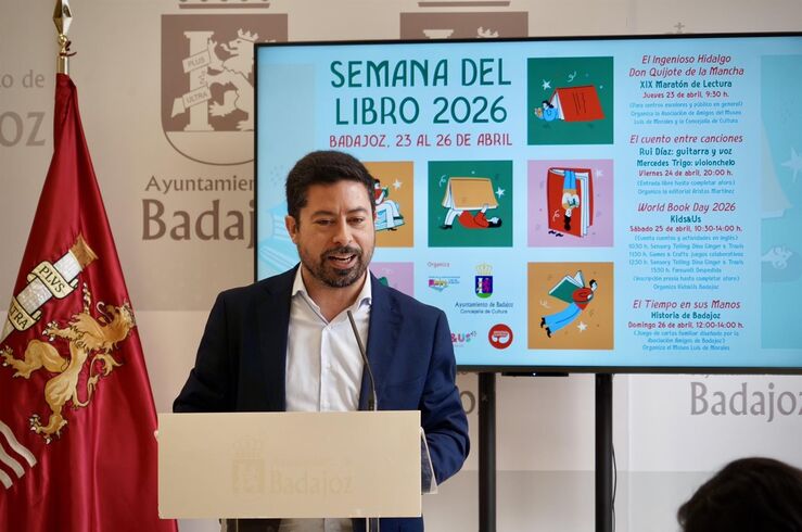 Ayuntamiento Badajoz celebra Semana del Libro con un maratón de lectura de El Quijote
