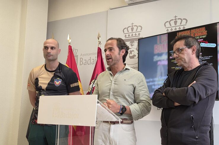 La I Carrera Solidaria Bomberos de Badajoz se disputará el 3 de mayo a favor de Cruz Roja 