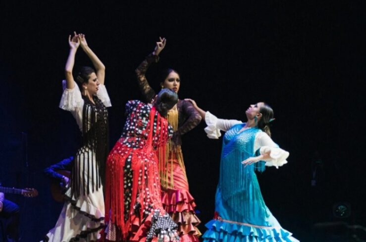 Ocho bailaoras emergentes extremeñas se suben al Tablao Íntimo Flamenco de Badajoz 