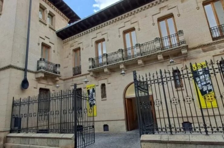 La UEx autoriza la venta de la 'Casa Grande' de Cáceres a la Junta por 2,5M€