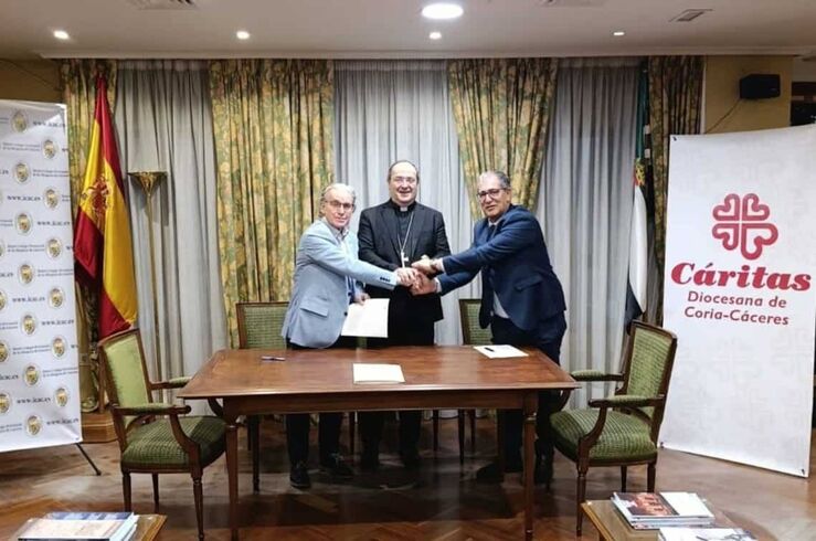 Cáritas y Colegio Abogados de Cáceres facilitarán la regularización de personas migrantes