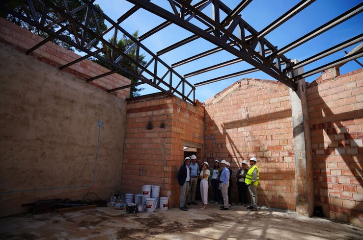 La presidenta de la Diputación visita obras que amplían Escuela de Música de Villafranca