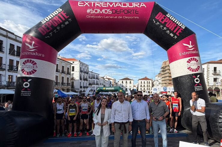 Éxito absoluto en XIX Media Maratón Cáceres Patrimonio de Humanidad con 1.800 corredores