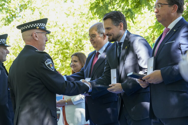 Junta ensalza su compromiso con seguridad con más inversión en formación y nuevos policías
