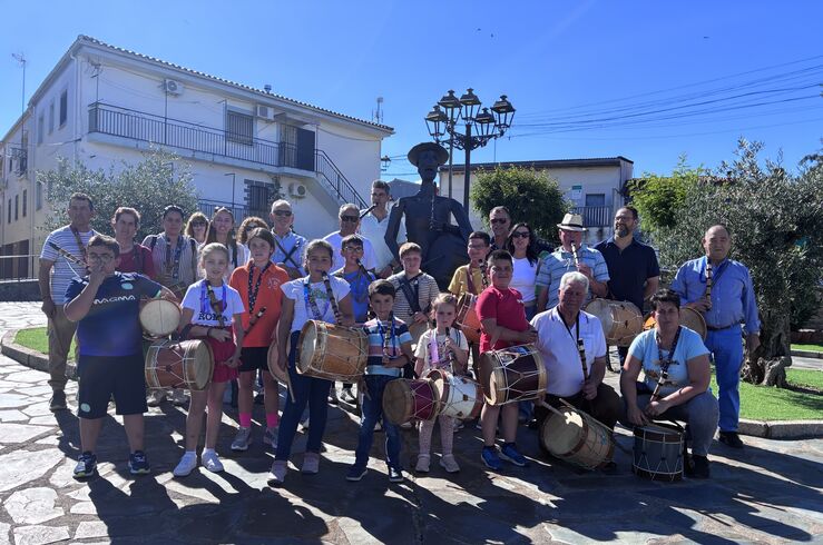 Las dos primeras escuelas de tamborileros de la Diputación de Cáceres forman a 39 alumnos