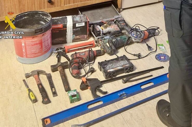 Investigadas dos personas por sustraer maquinaria de un contenedor de obra en Jarandilla