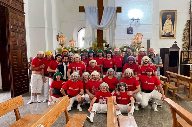 La Cofradía Infantil de Mérida lleva su compromiso cofrade hasta Oliva de Mérida 