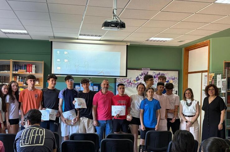 Más de 8.400 estudiantes participan en actividades Programa 'Yo en el cole, tú en casa'