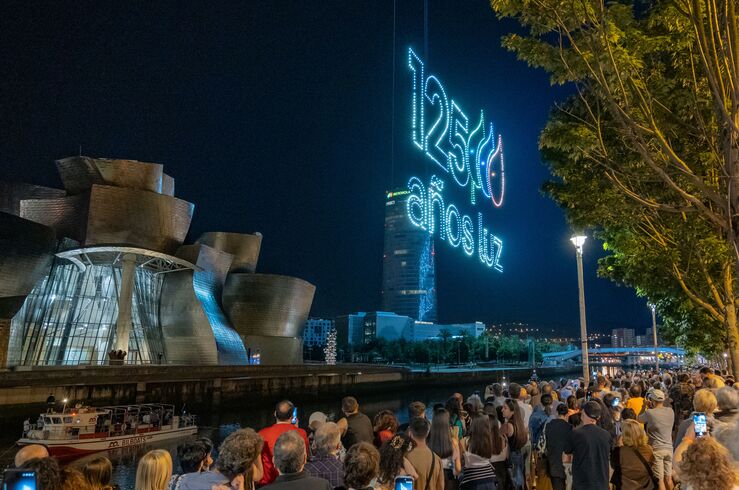 Espectáculo récord con 1.500 drones en cielo de Bilbao por el 125 aniversario de Iberdrola