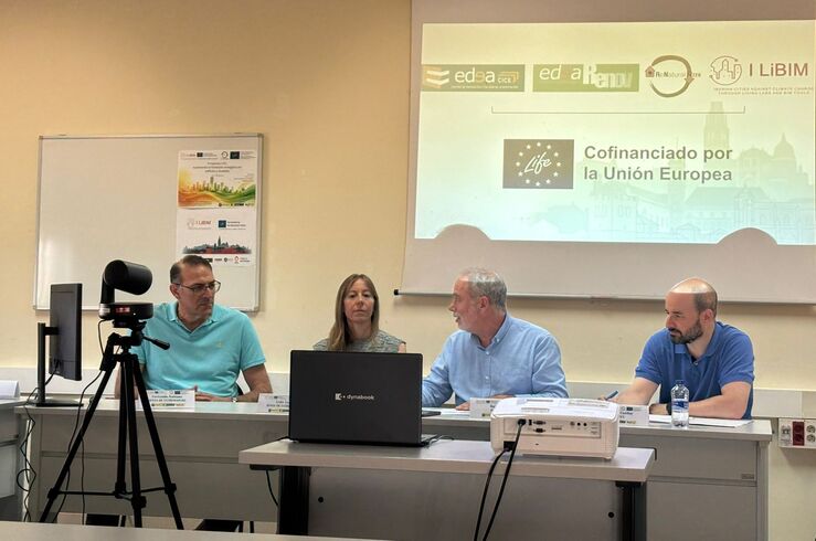 Junta impulsa la construcción sostenible con materiales naturales y técnicas tradicionales