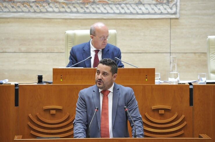 Cae propuesta PSOE que instaba a Junta a resolver situación Red de Centros de Transporte