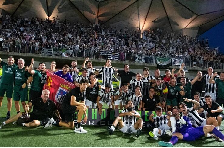 El CD Badajoz asciende a Segunda RFEF tras empatar con el CD Cuarte