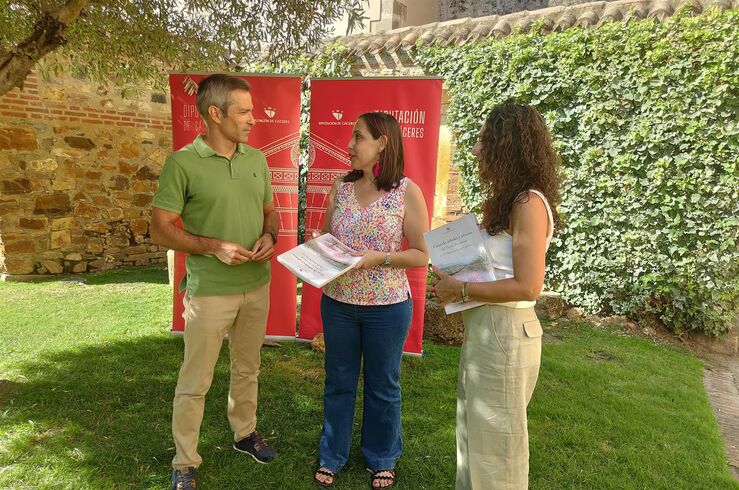 Diputación Cáceres edita guía de árboles de su vivero para asesorar a pueblos
