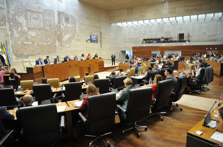 PP y Vox aprueban propuesta para instar a Pedro Sánchez a que convoque elecciones