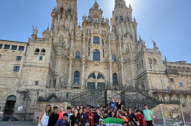 60 alumnos del Colegio Diocesano de Cáceres en Camino de Santiago para despedir el curso