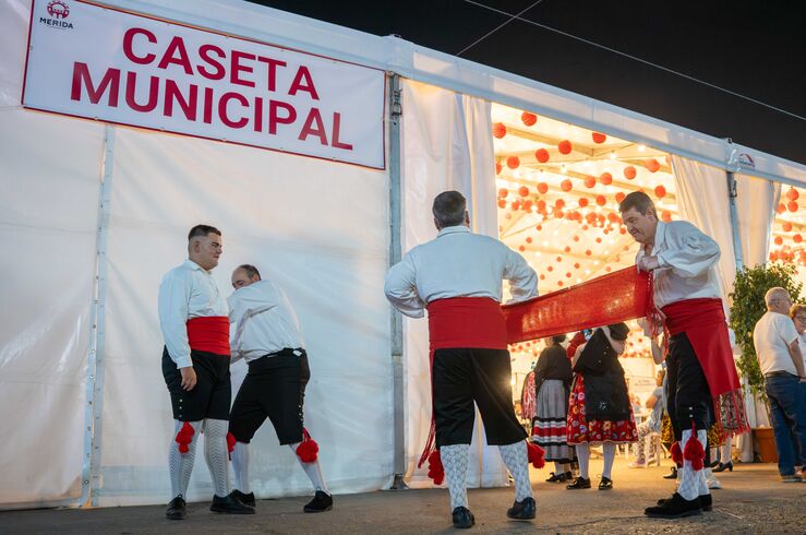 Bases para licitar la explotación de la barra de la Caseta Municipal para Feria de Mérida