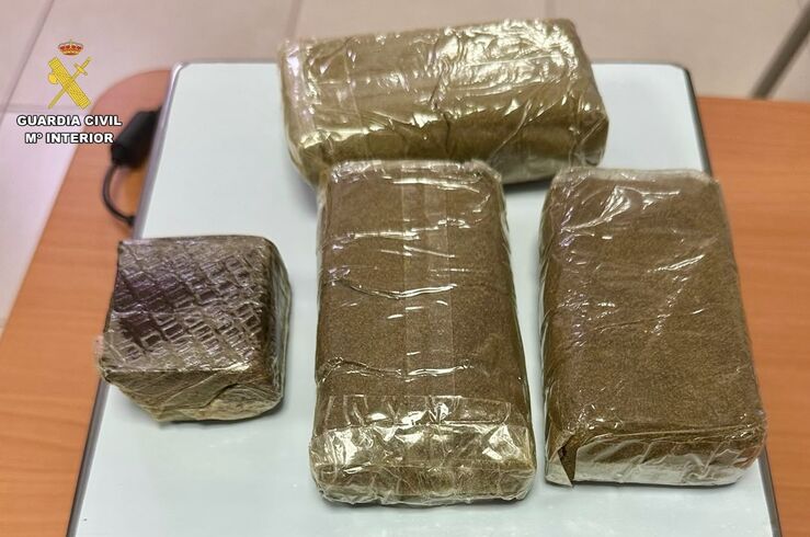 Detenido tráfico drogas, atentado y amenazas a agentes autoridad en Valencia de Alcántara
