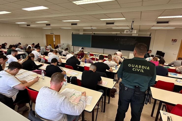 1.207 personas opositan en Extremadura para ingresar en la Guardia Civil