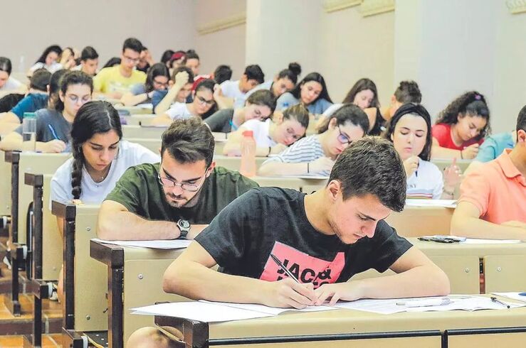Convocatoria para crear listas de espera extraordinarias de docentes en 32 especialidades
