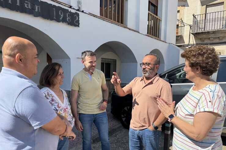 En Casas de Millán, Morales conoces las actuaciones financiadas por Diputación de Cáceres