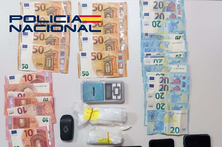 Desmantelado un punto móvil de venta de droga en la Ribera del Marco de Cáceres