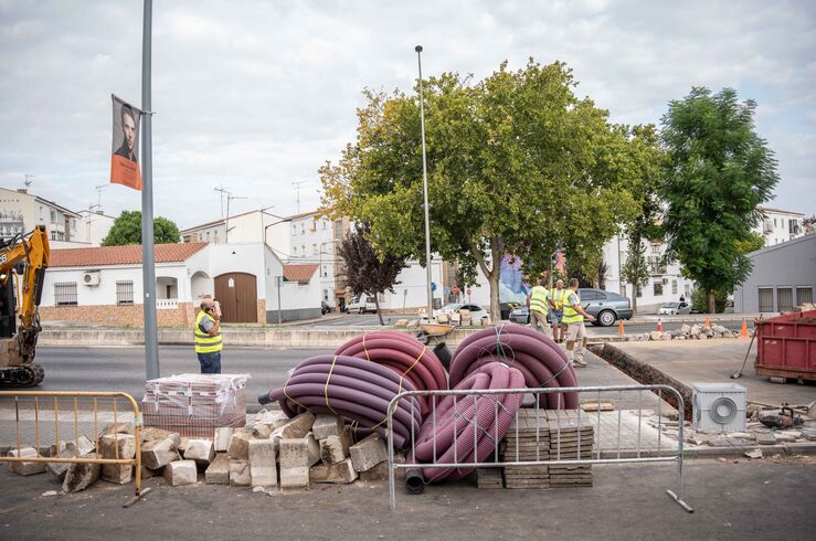 El Ayuntamiento de Mérida refuerza la seguridad peatonal en la avenida Reina Sofía