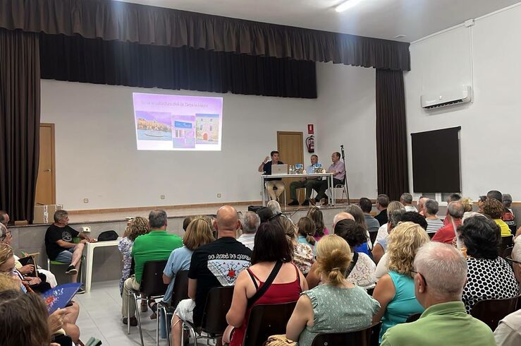 Presentación del libro Zarza la Mayor. Memoria histórica y paisaje de un pueblo fronterizo