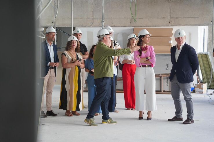 García Espada visita las obras de adecuación del Palacio de Congresos de Badajoz