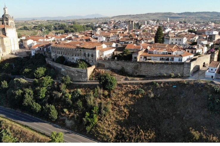 Abierto plazo optar a licitación de la restauración de dos tramos de la muralla de Coria