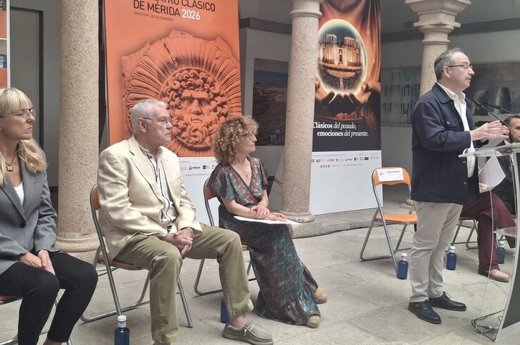 Roberto Rivera, con 'Heroínas de Troya', I Premio Internacional Teatro del Festival Mérida