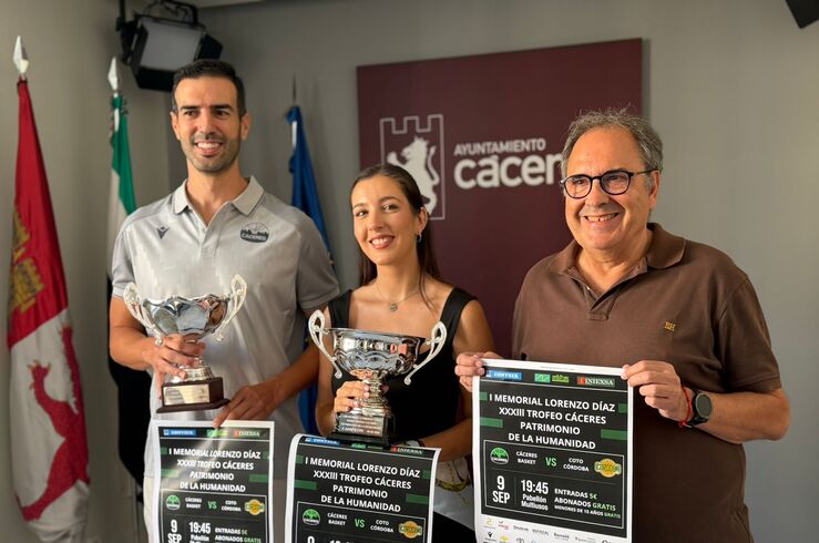 Cáceres Basket y Coto Córdoba se enfrentan I Memorial Lorenzo Díaz, en homenaje a 'Chipi'