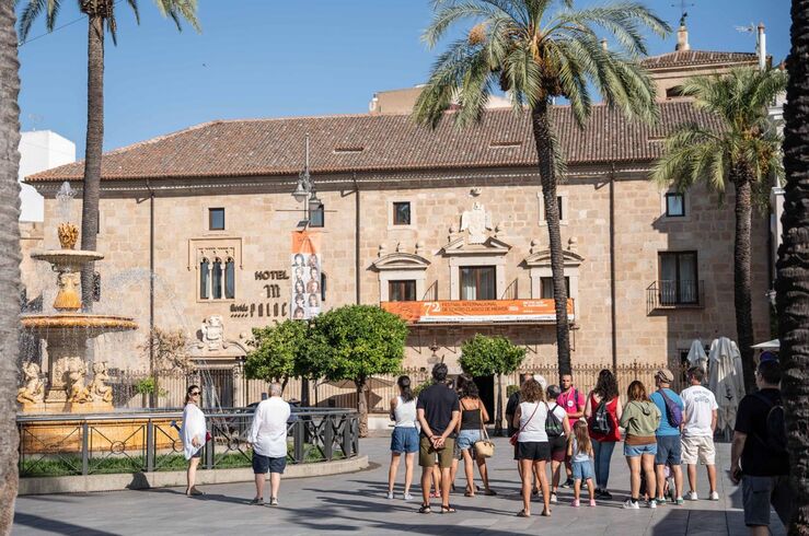 Mérida cierra agosto con un 19% más de visitantes en sus oficinas de turismo 