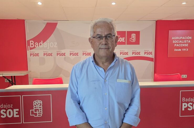 Anselmo Solana se presenta a las primarias del PSOE para ser candidato alcalde Badajoz