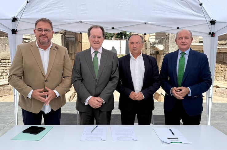 Convenio Colaboración FIBE y Consorcio Mérida para la iluminación del Teatro Romano