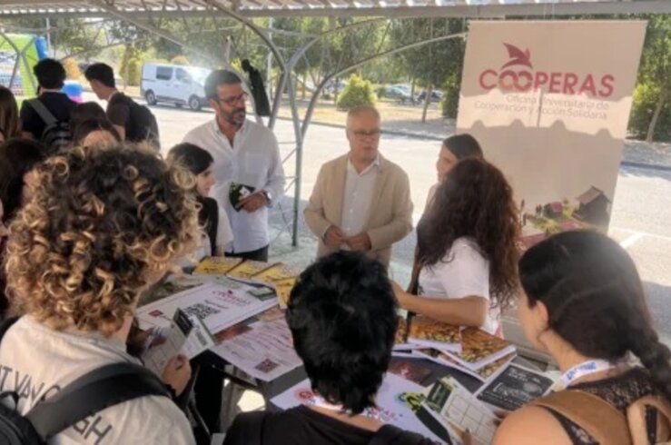 La UEx da la bienvenida a sus nuevos alumnos en Badajoz con 20 stands 