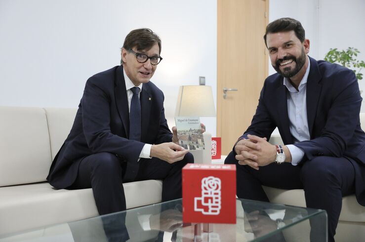 El líder del PSOE extremeño subraya importancia del encuentro con Salvador Illa