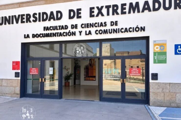 Facultad Ciencias Documentación y Comunicación renueva acreditación de calidad de la ANECA
