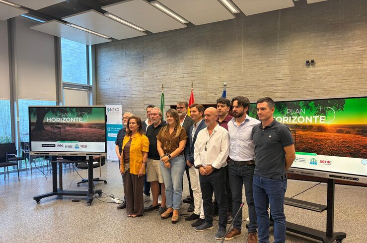 Junta firma con PIDE, CSIF, ANPE y UGT 