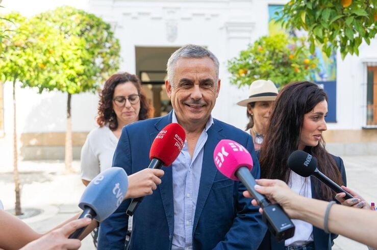 Vox: La Cruz de Cáceres no se va a tocar y su declaración como BIC, está en el acuerdo