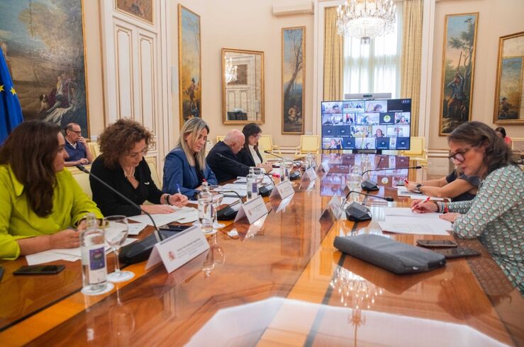 Gobierno y CCAA acuerdan repartir más de 107M€ para formar trabajadores centros públicos
