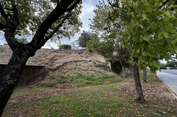 Ayuntamiento de Coria licita trabajos técnicos para estabilización de la Barrera de Prior